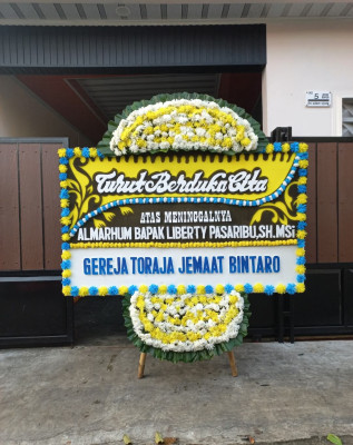 Papan Bunga Duka di Kampung Gadang